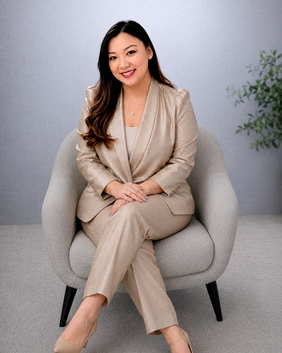 Stephanie Lee